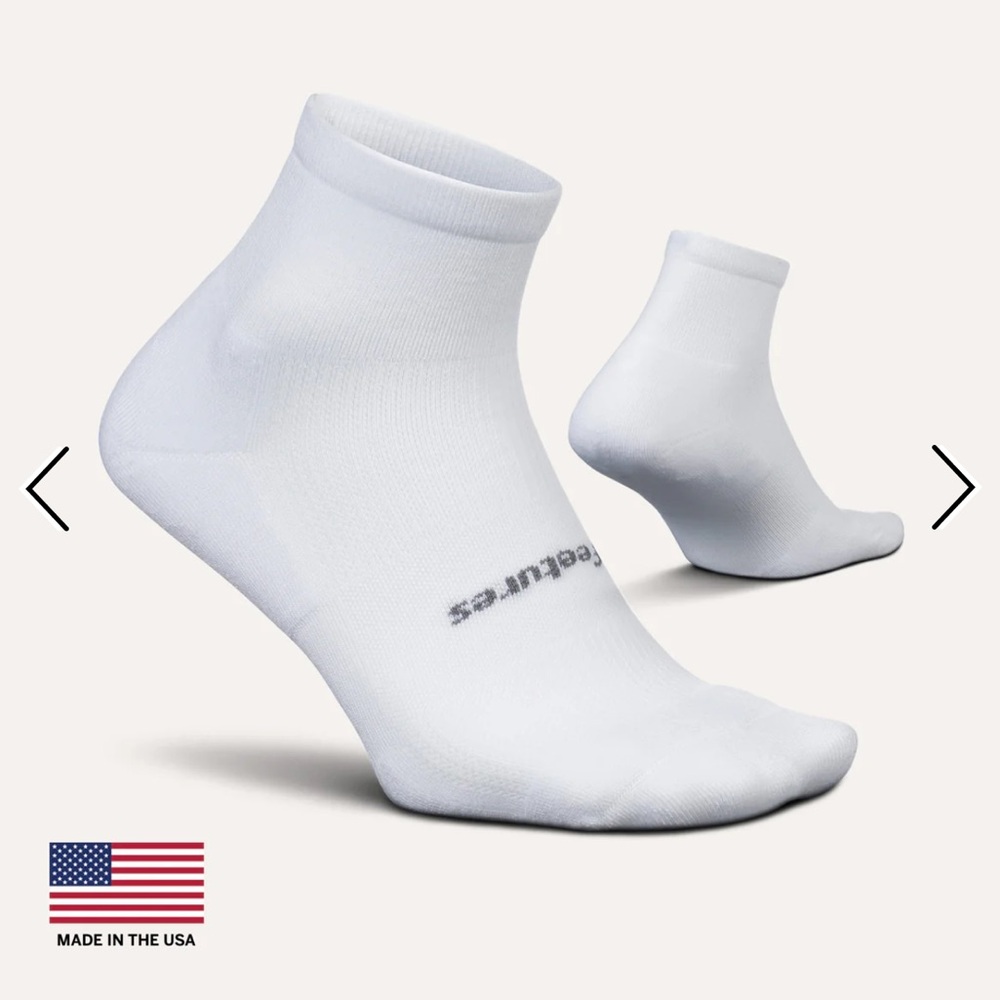 Feetures high performance ultra light quarter socks white M